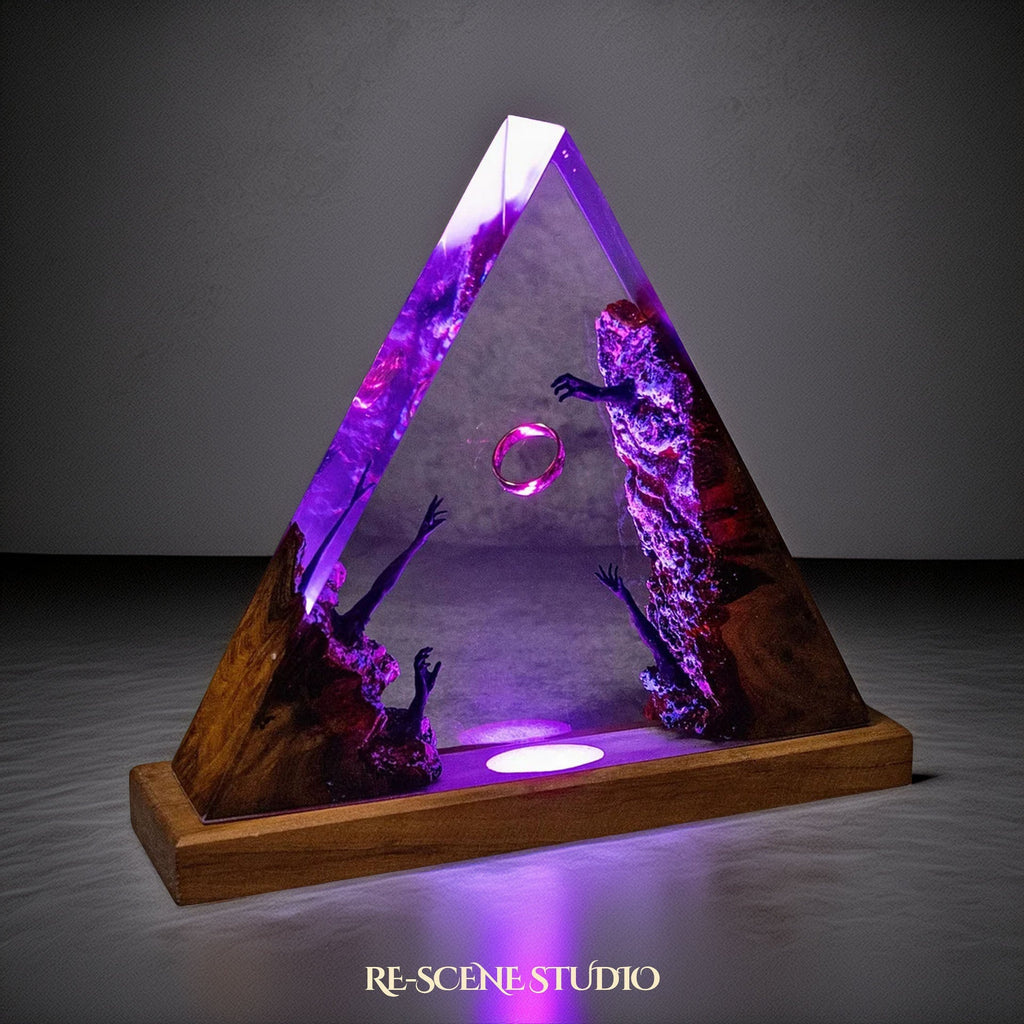 Hands from the Dead Resin Lamp, The Lord of the Rings — view 4