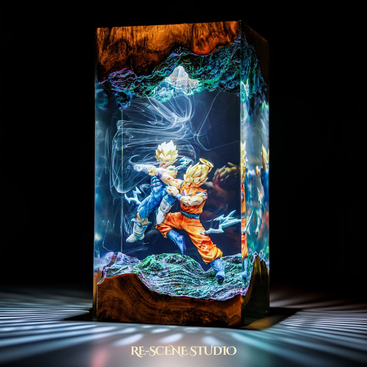 Goku vs Vegeta Resin Lamp V2 — view 3