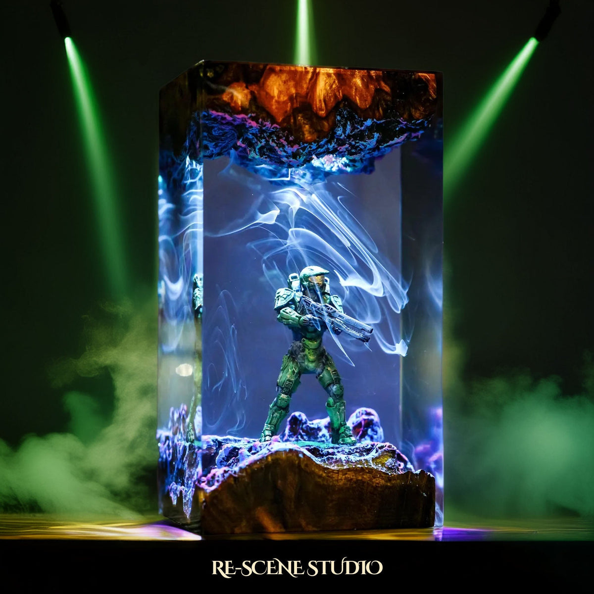 Master Chief Resin Lamp — view 2