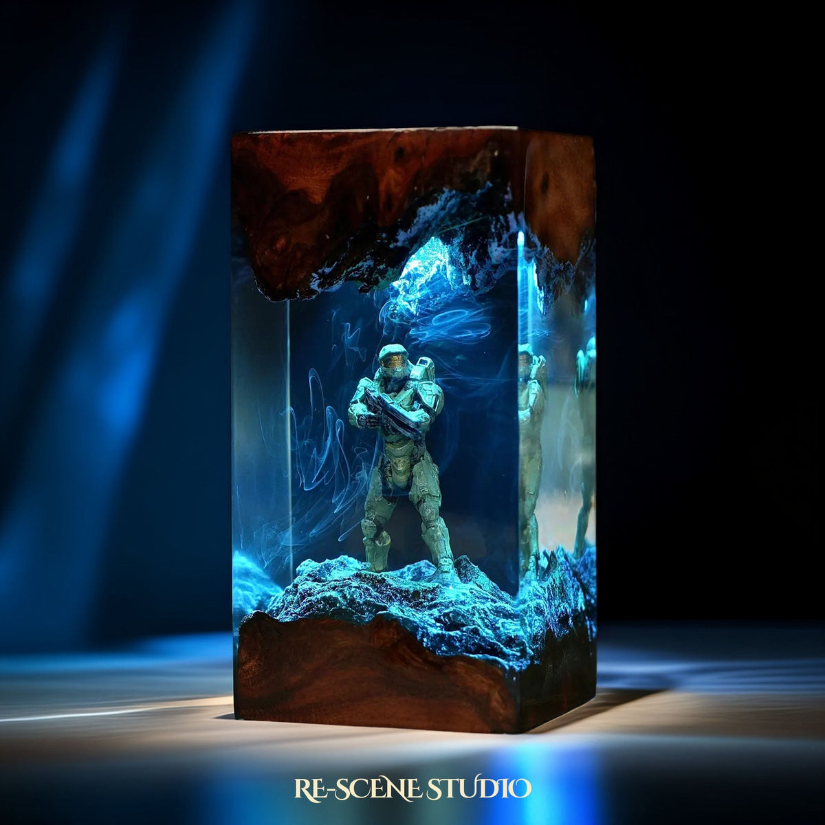Master Chief Resin Lamp — view 6