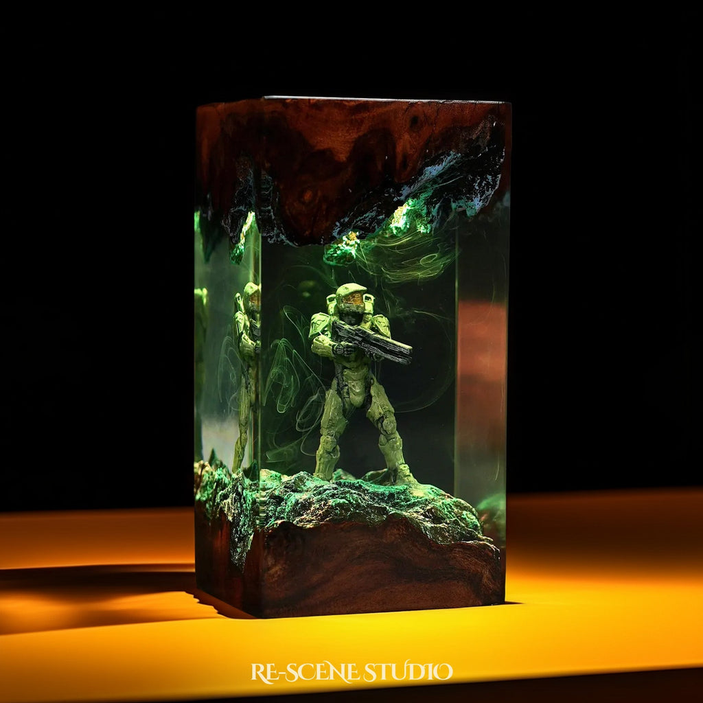 Master Chief Resin Lamp — view 7