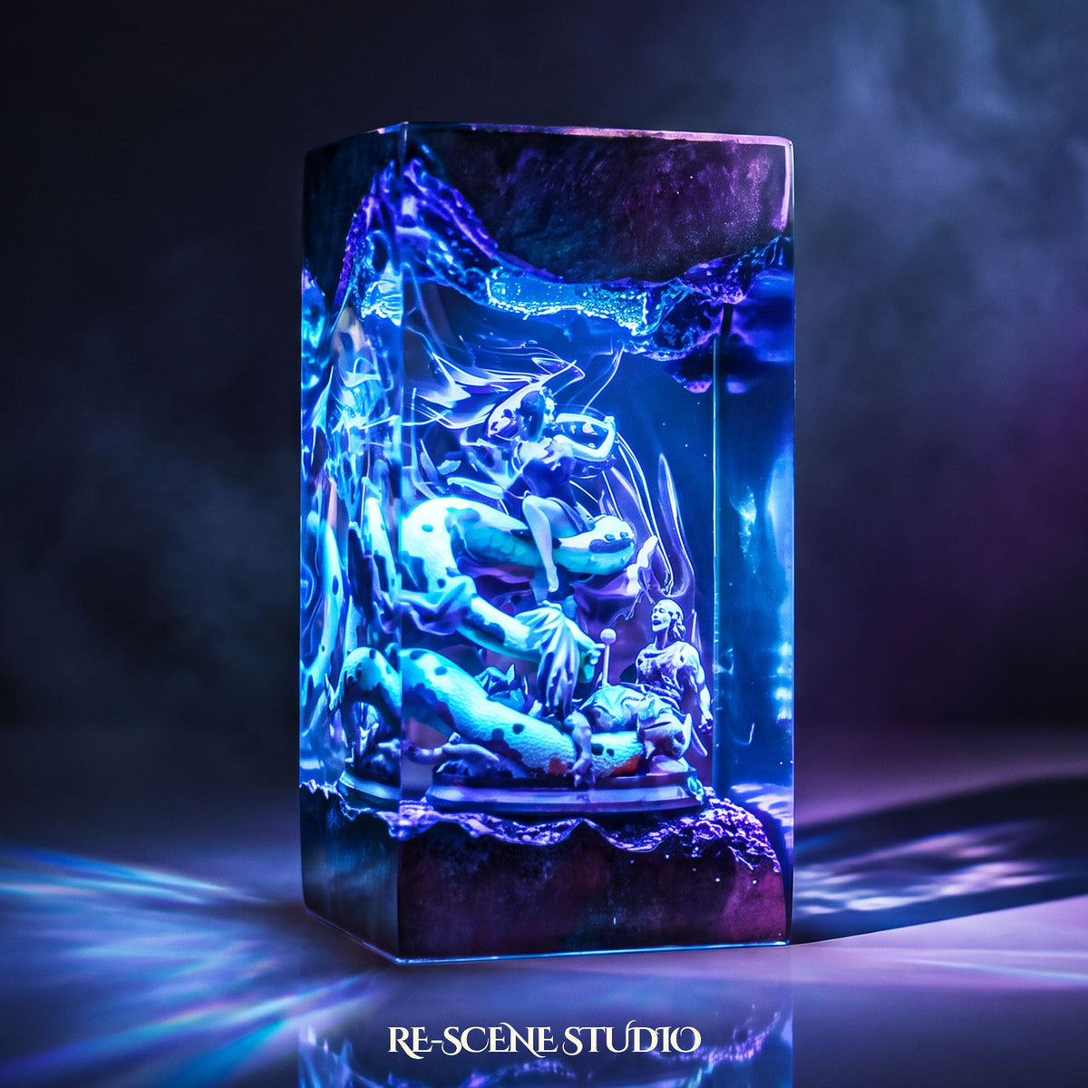 Boa Hancock Resin Lamp — view 3