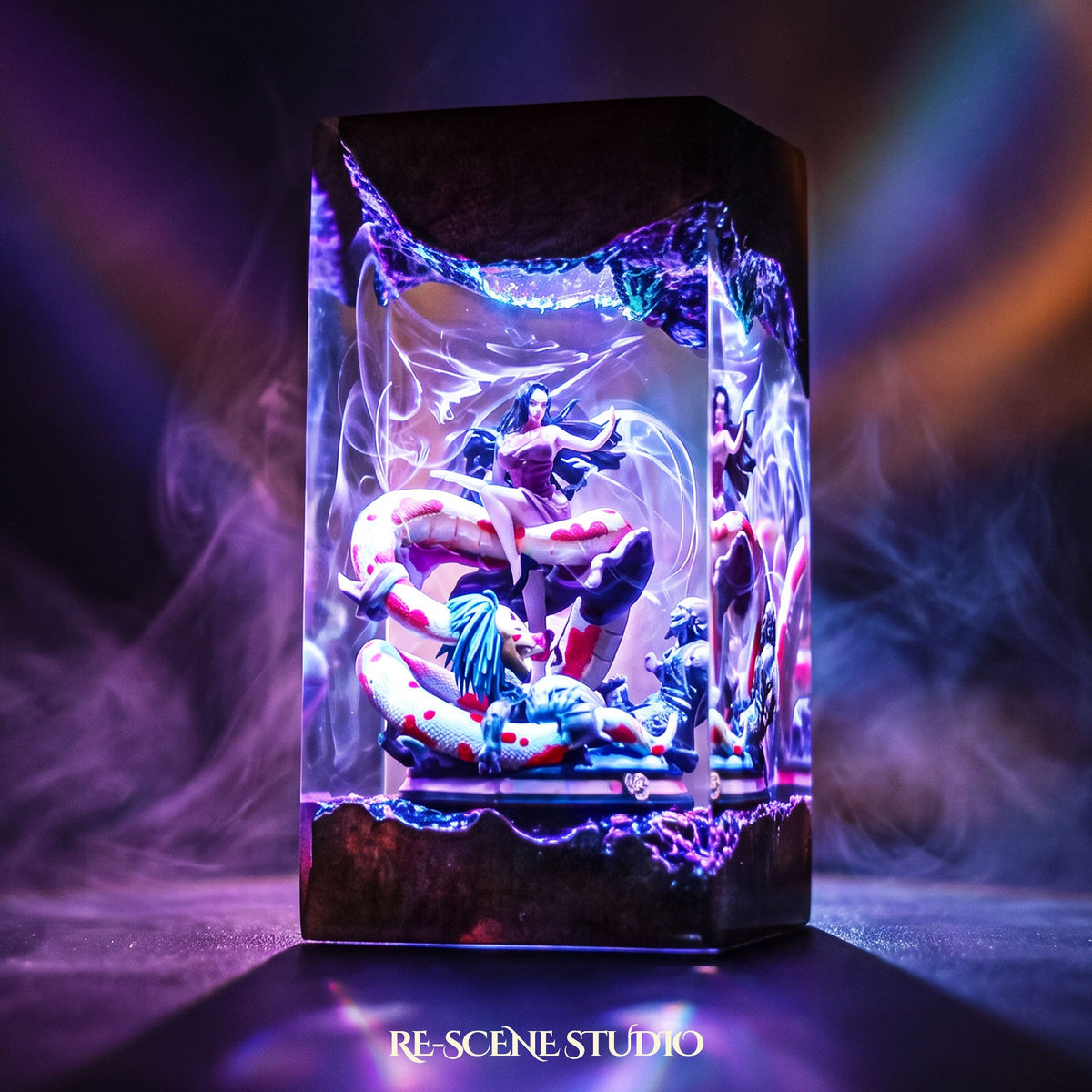 Boa Hancock Resin Lamp — view 5