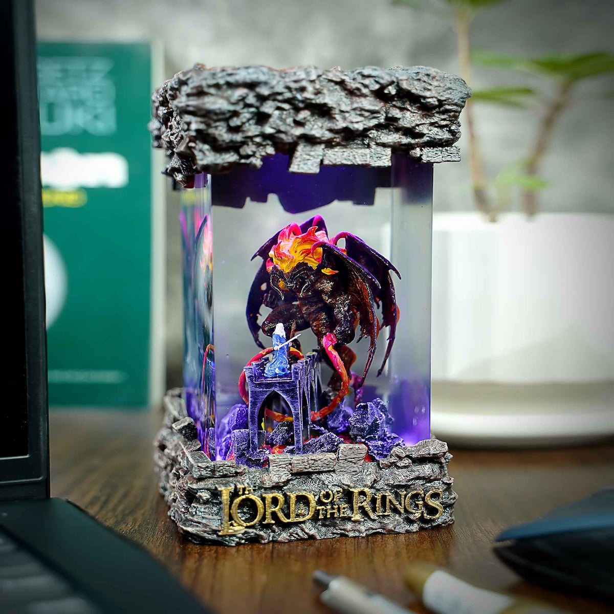 Balrog vs Gandalf Resin Lamp, The Lord of the Rings — view 3