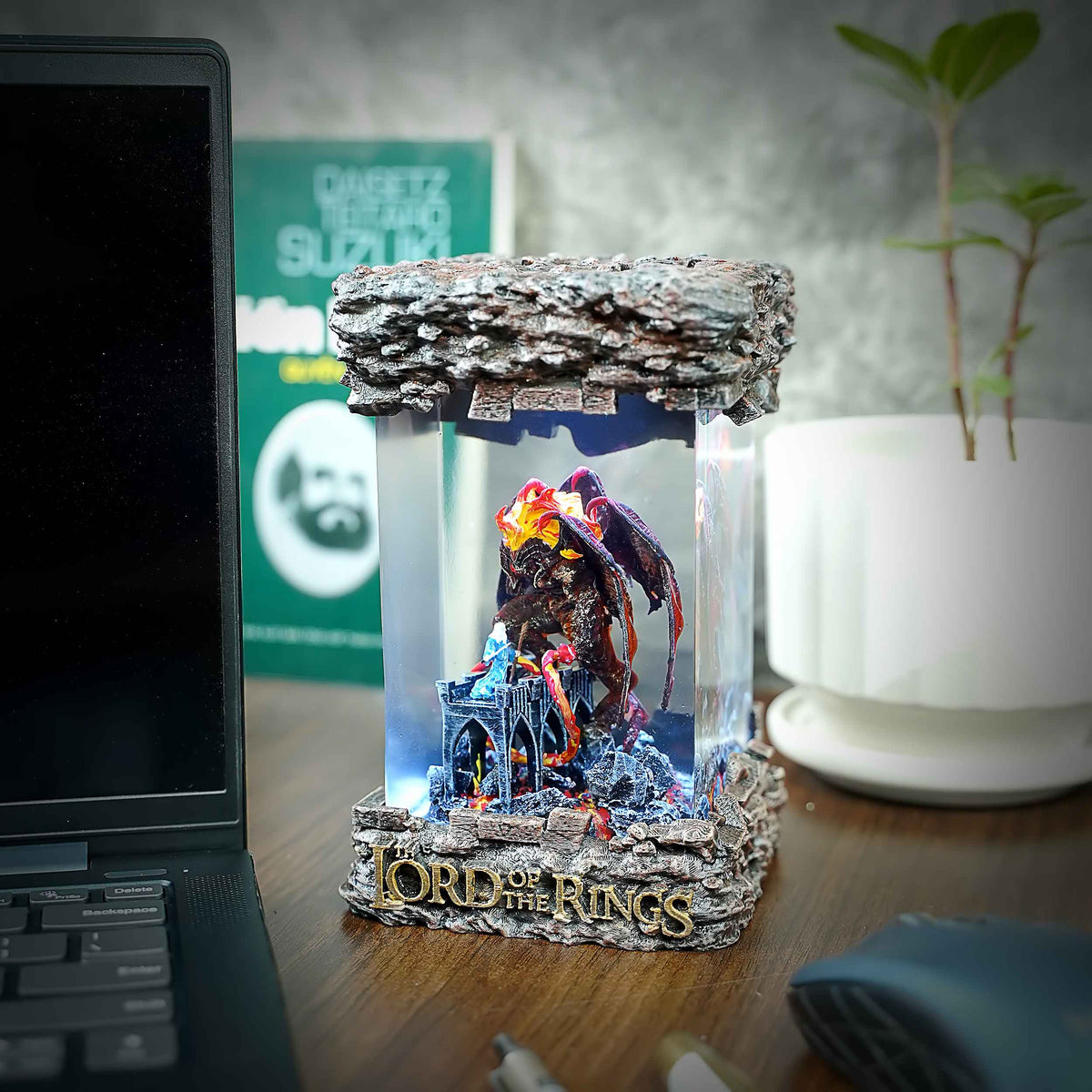 Balrog vs Gandalf Resin Lamp, The Lord of the Rings — view 5
