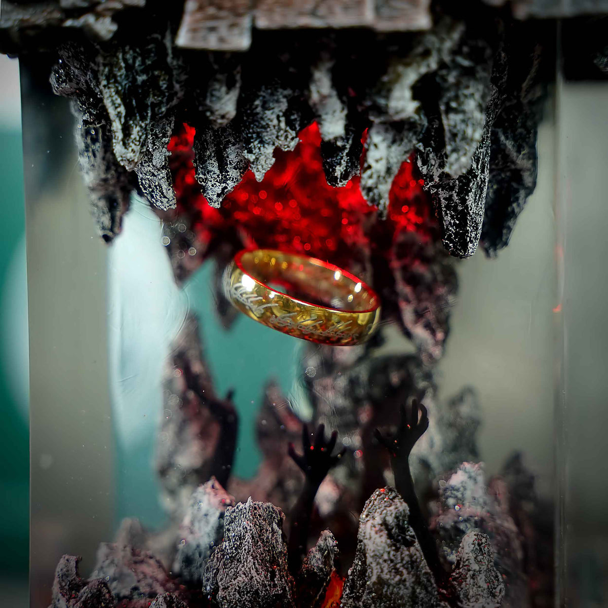 The One Ring Resin Lamp, The Lord of the Rings — view 9