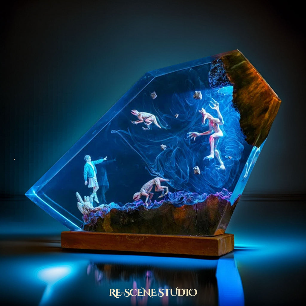 Eleven vs Demogorgon Resin Lamp — view 3