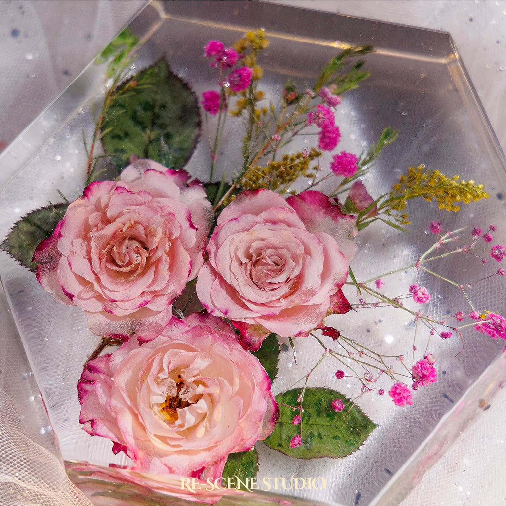 Eternal Rose Garden Resin Lamp — view 6