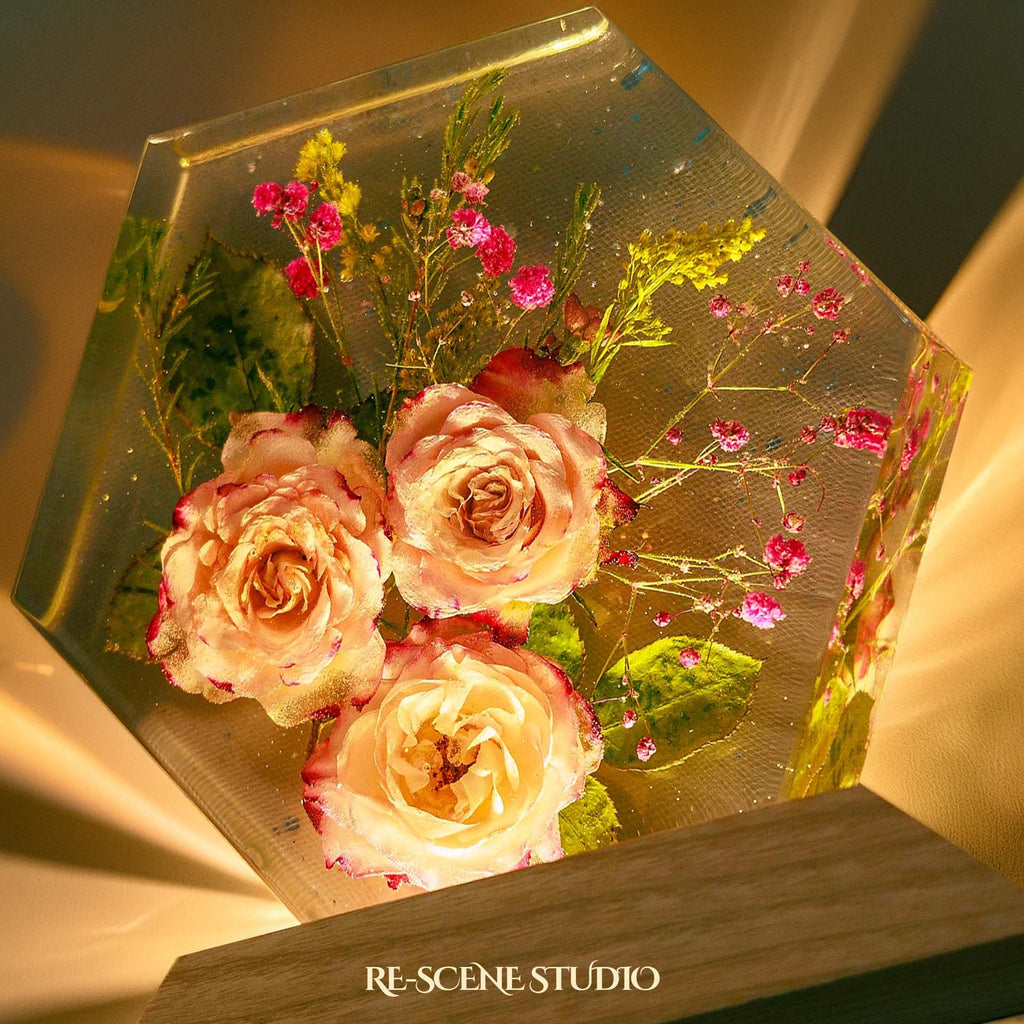 Eternal Rose Garden Resin Lamp — view 2