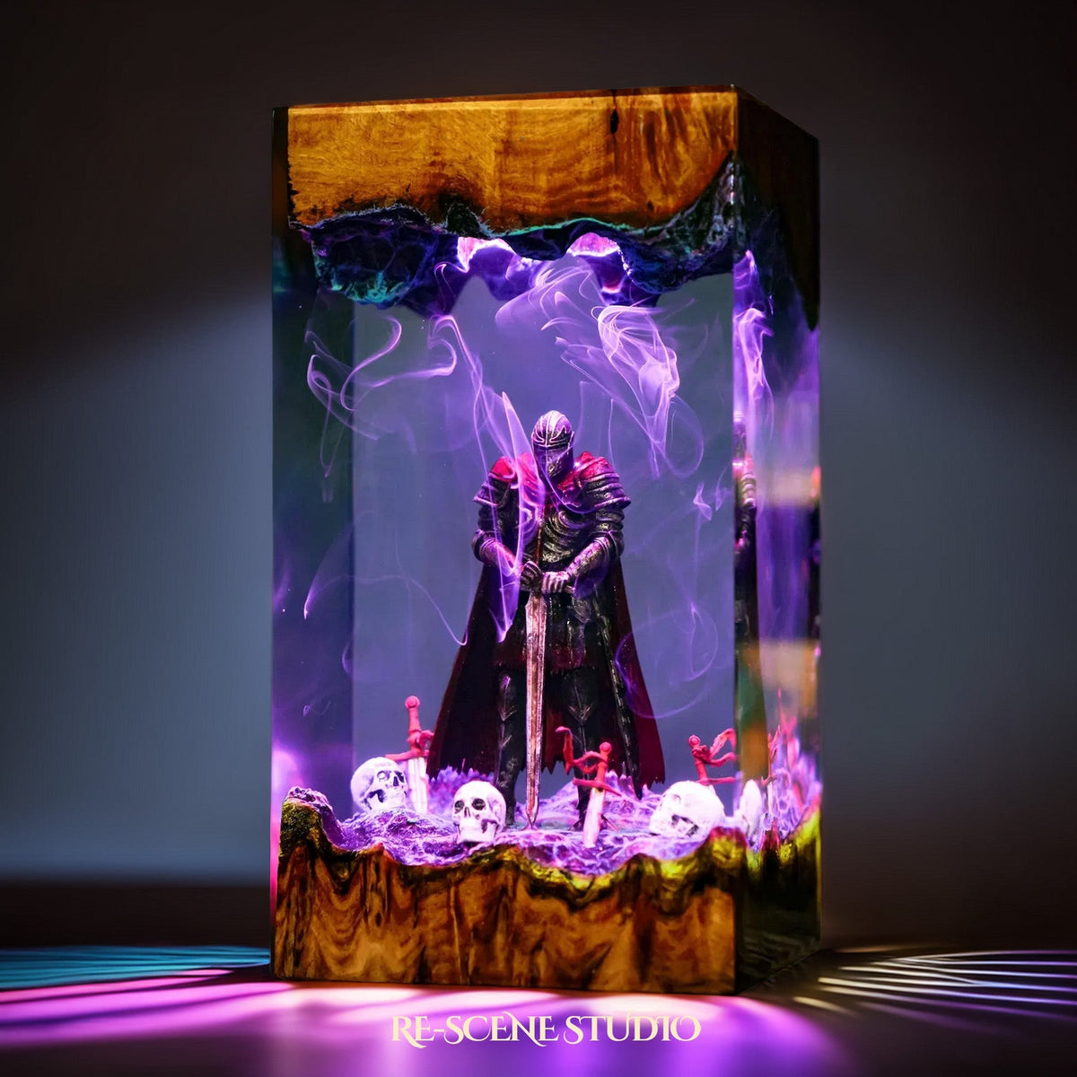 Vyke Resin Lamp