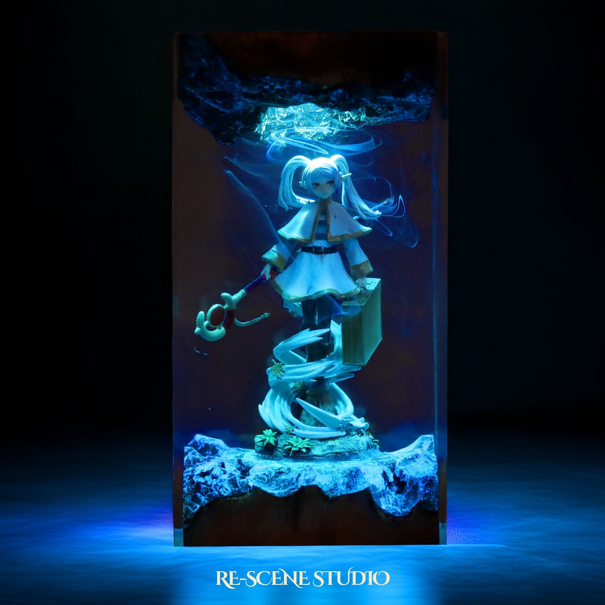 Frieren Resin Lamp — view 3