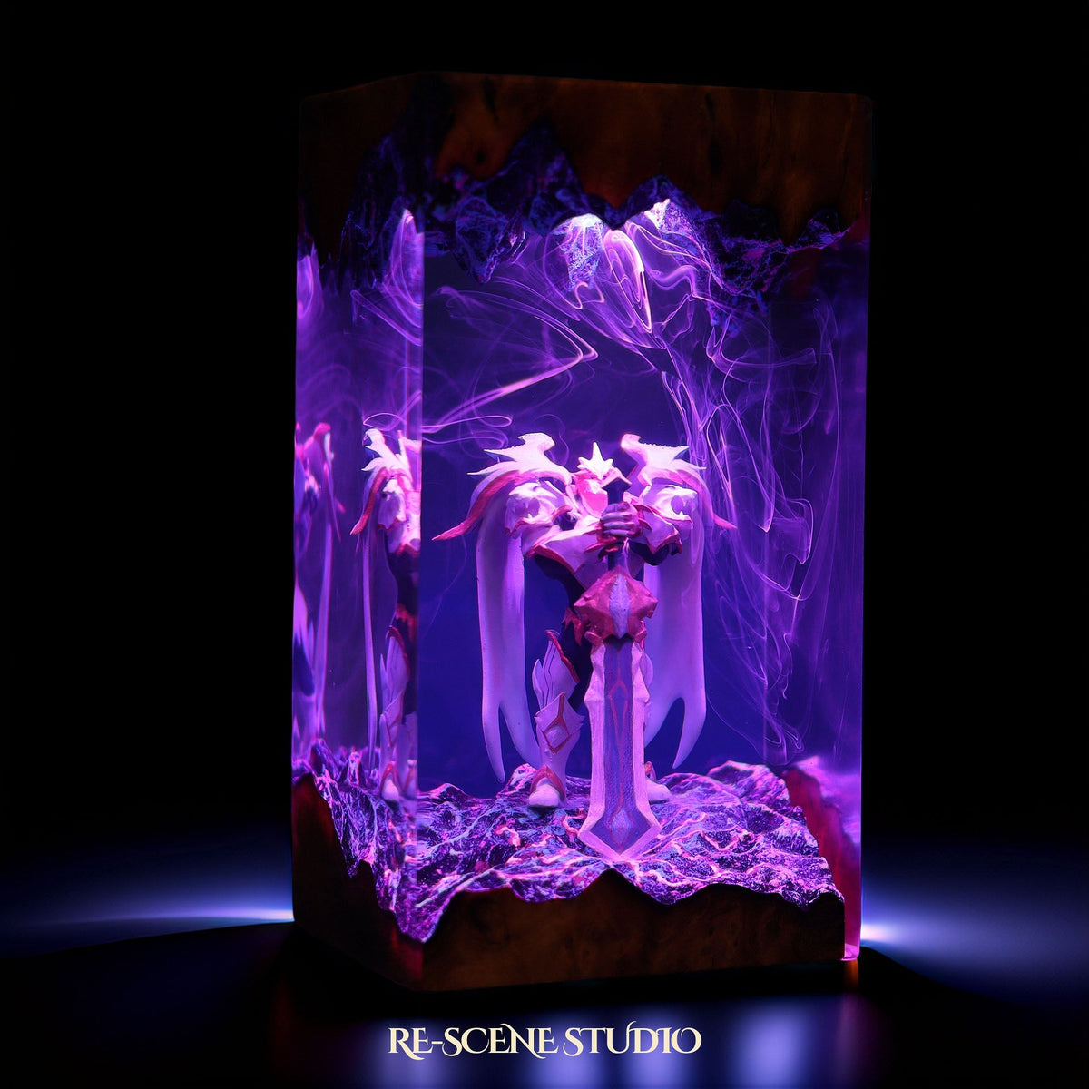 Garen Resin Lamp — view 5
