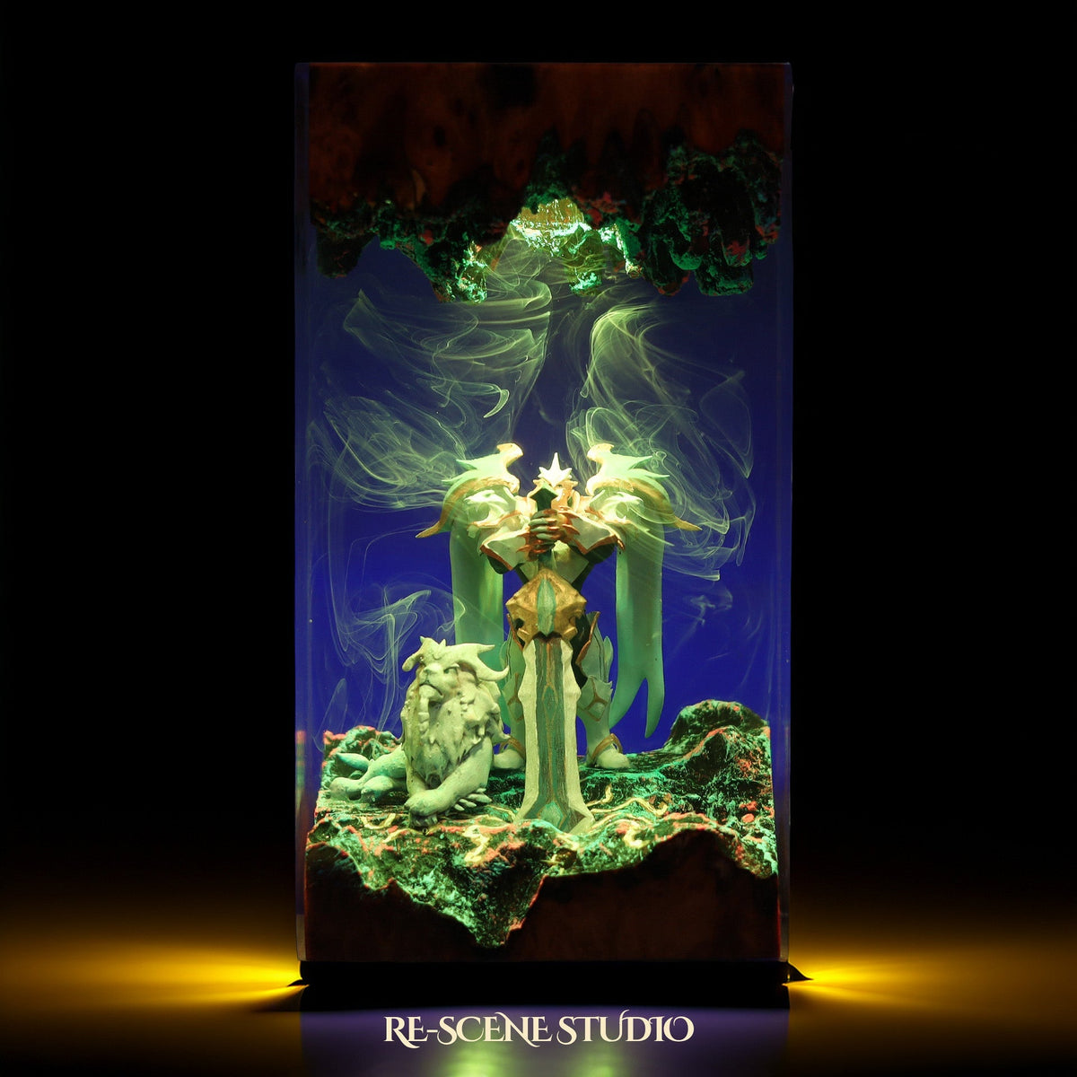 God-King Garen Resin Lamp — view 2