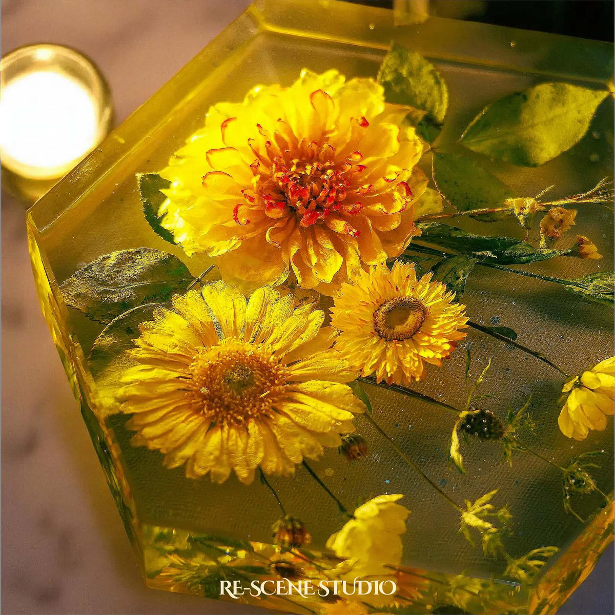 Golden Daisy Blossom Resin Lamp — view 6