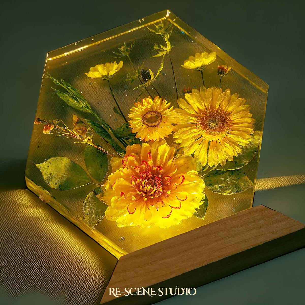 Golden Daisy Blossom Resin Lamp — view 7