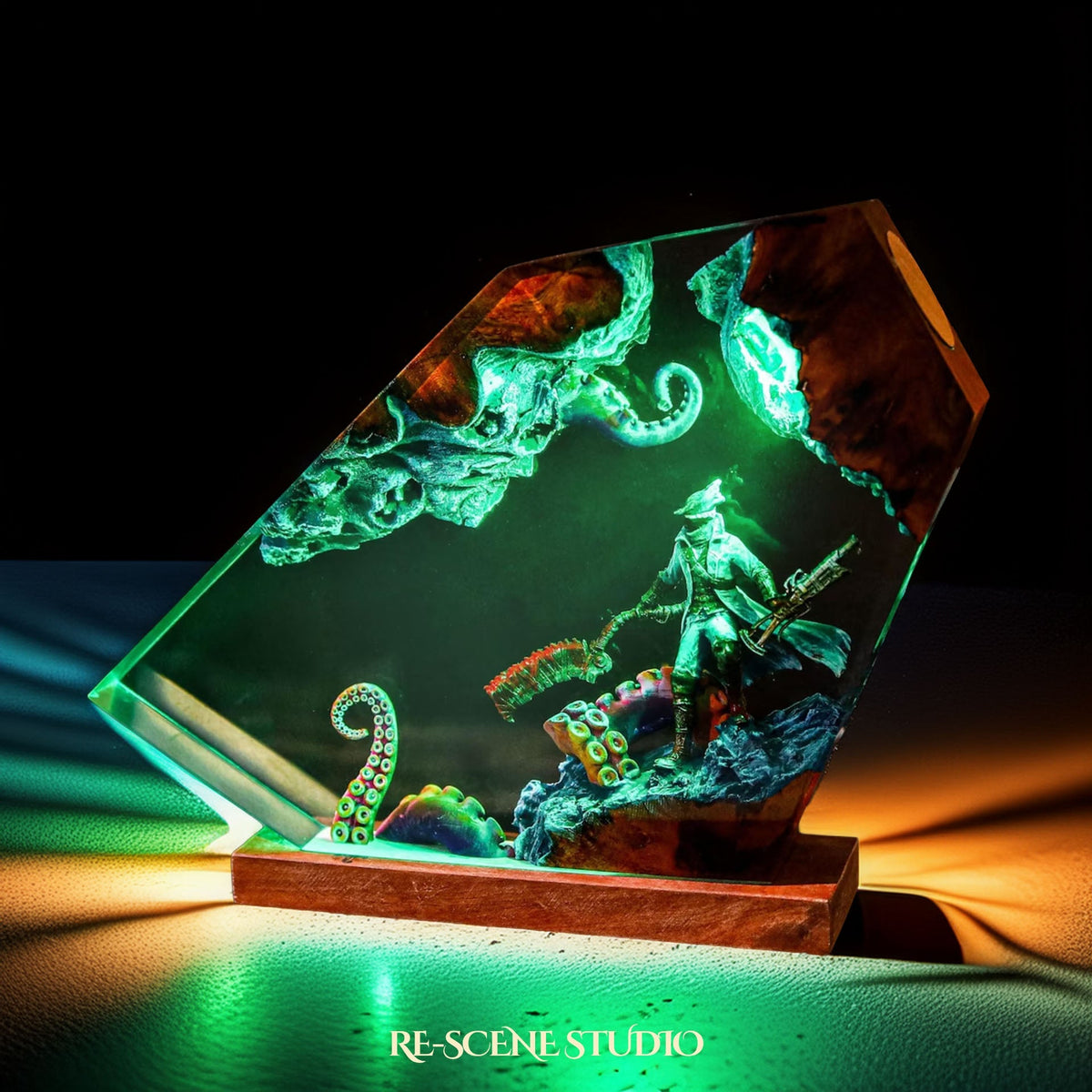 Bloodborne Hunter Resin Lamp — view 7