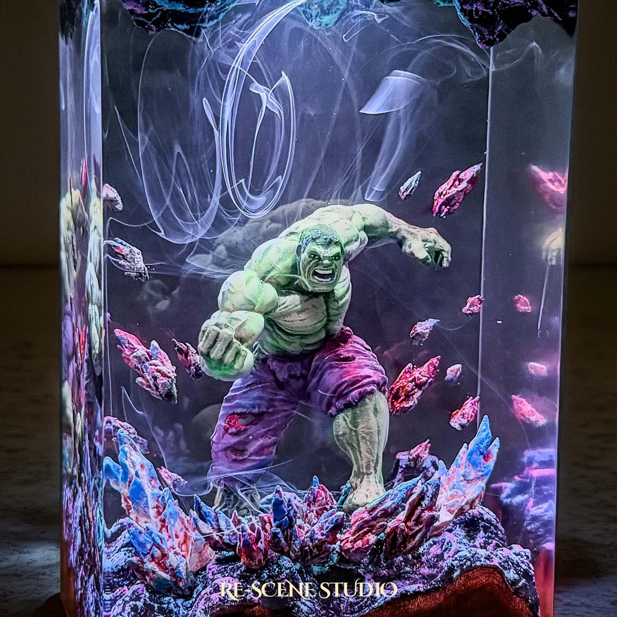 Hulk Resin Lamp — view 4