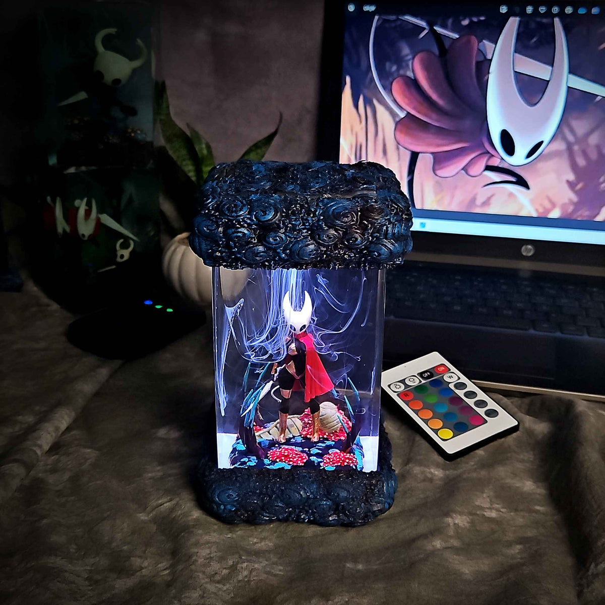 Hornet Resin Lamp V1 — view 4