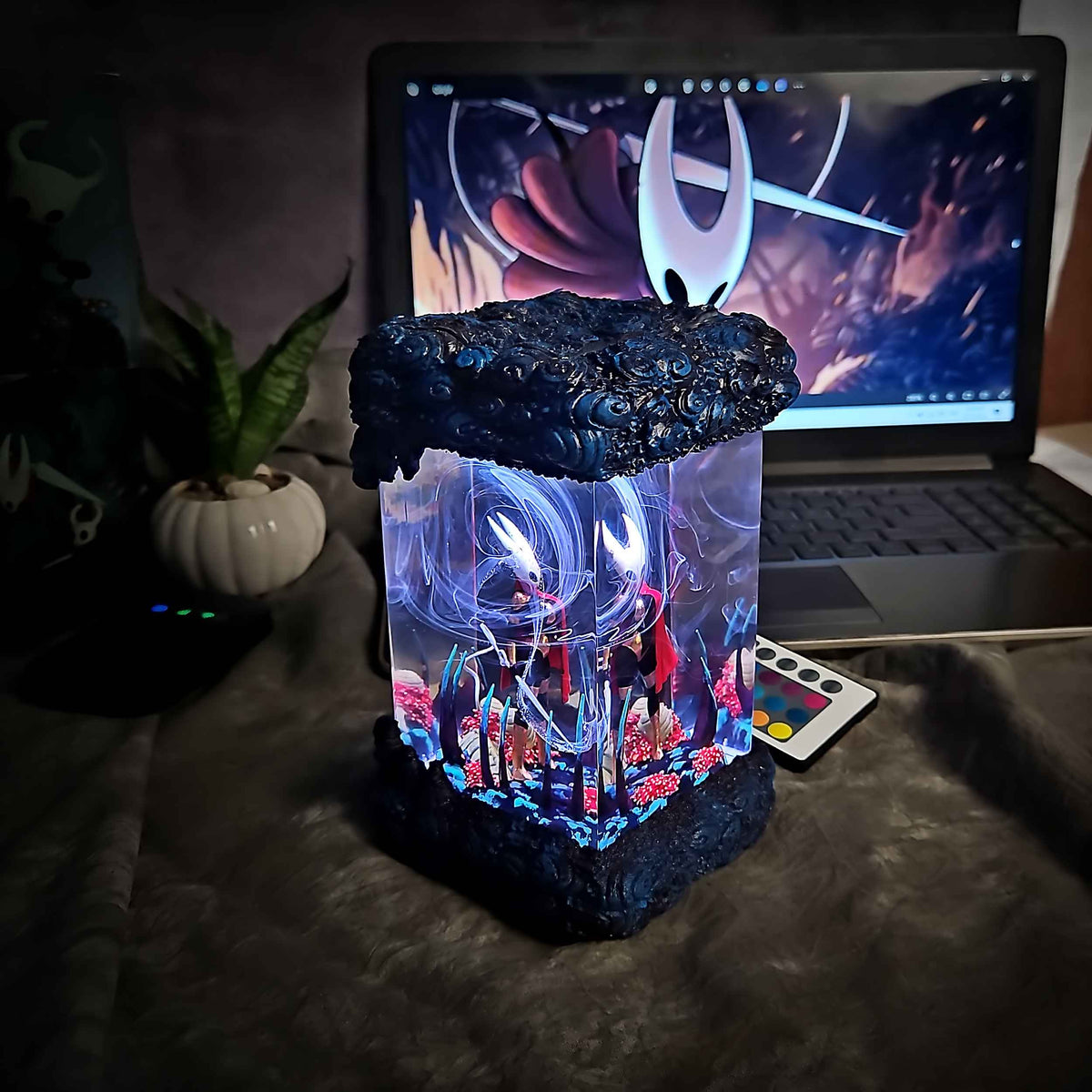 Hornet Resin Lamp V1 — view 5