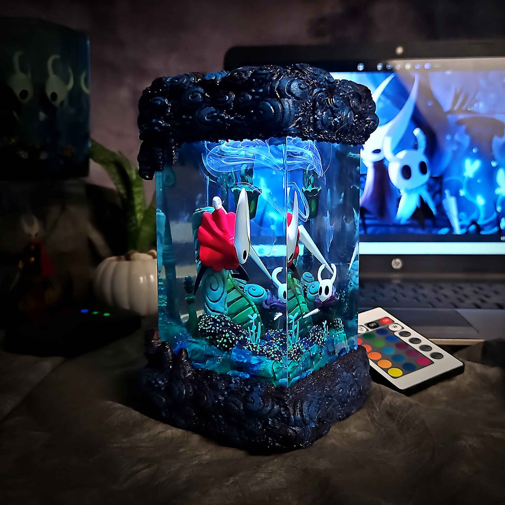 Hornet & The Knight Resin Lamp — view 5