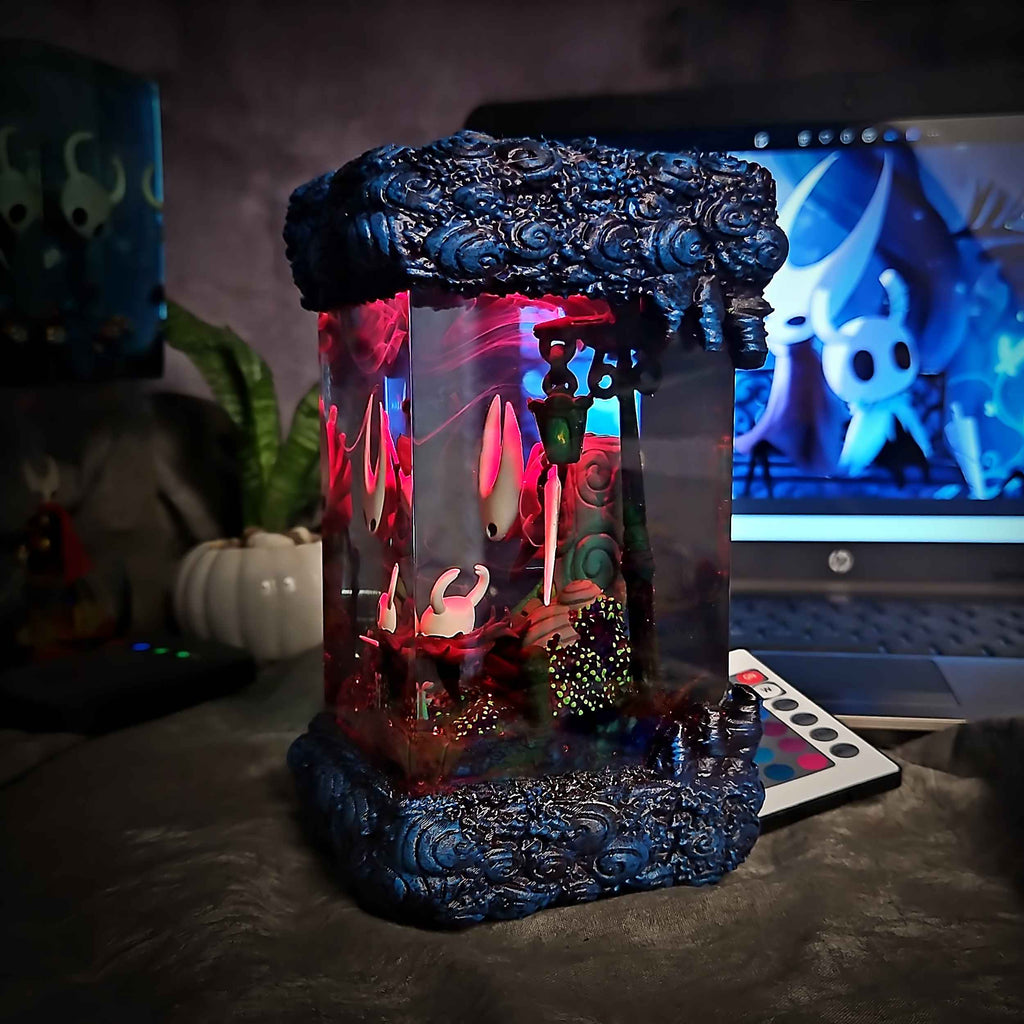 Hornet & The Knight Resin Lamp — view 7