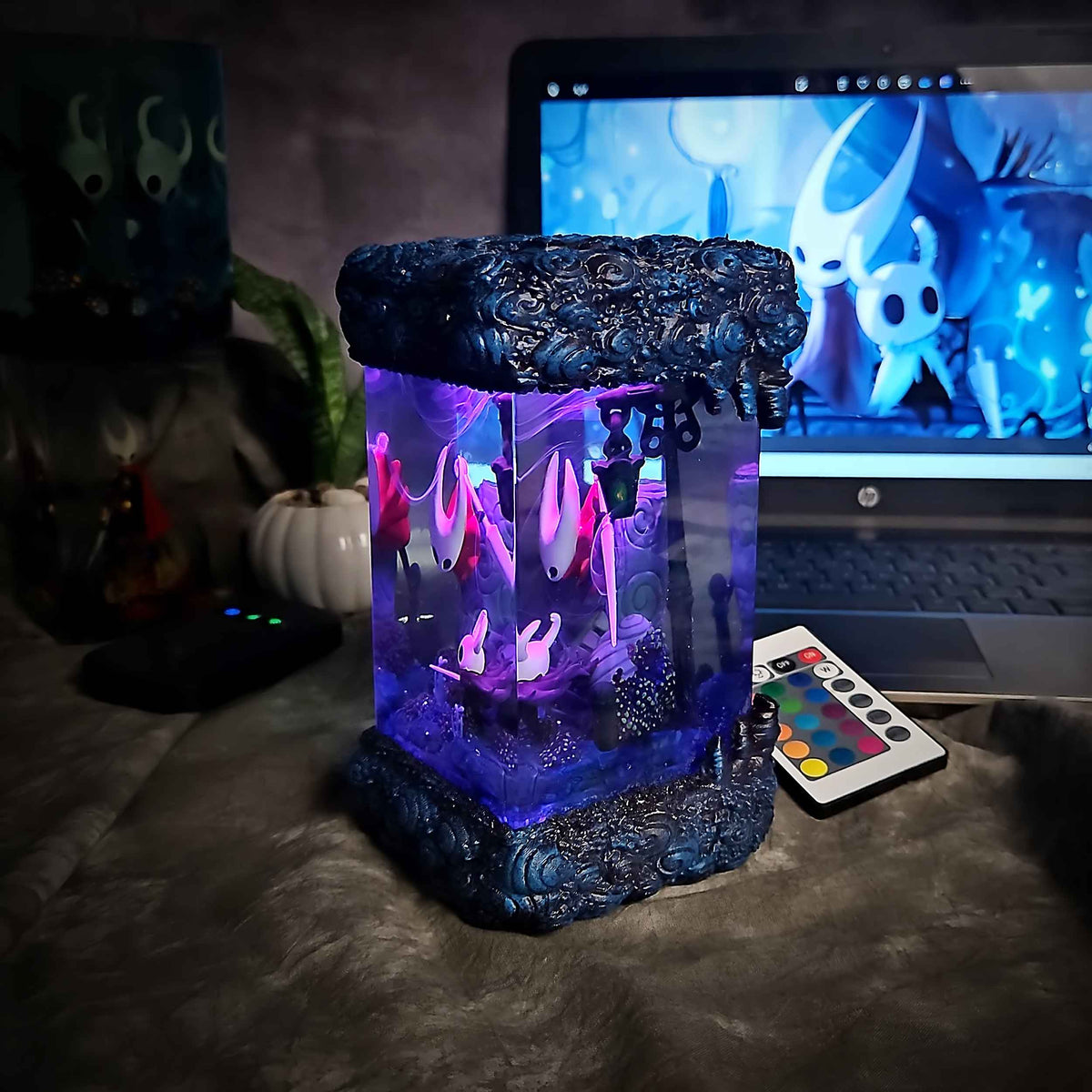Hornet & The Knight Resin Lamp — view 11