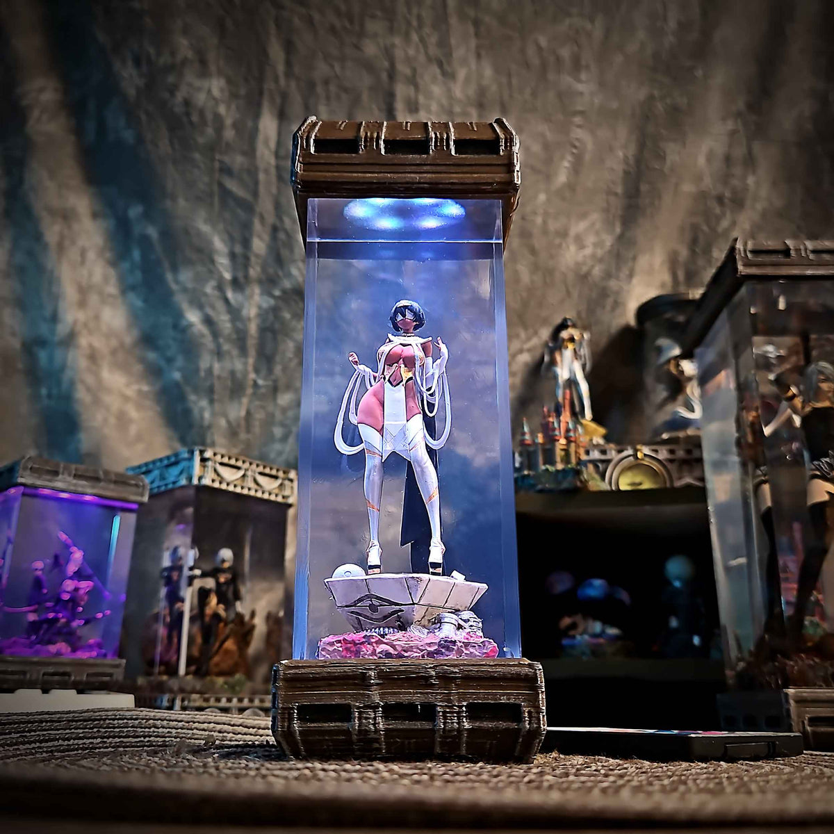 2P Resin Lamp — view 3