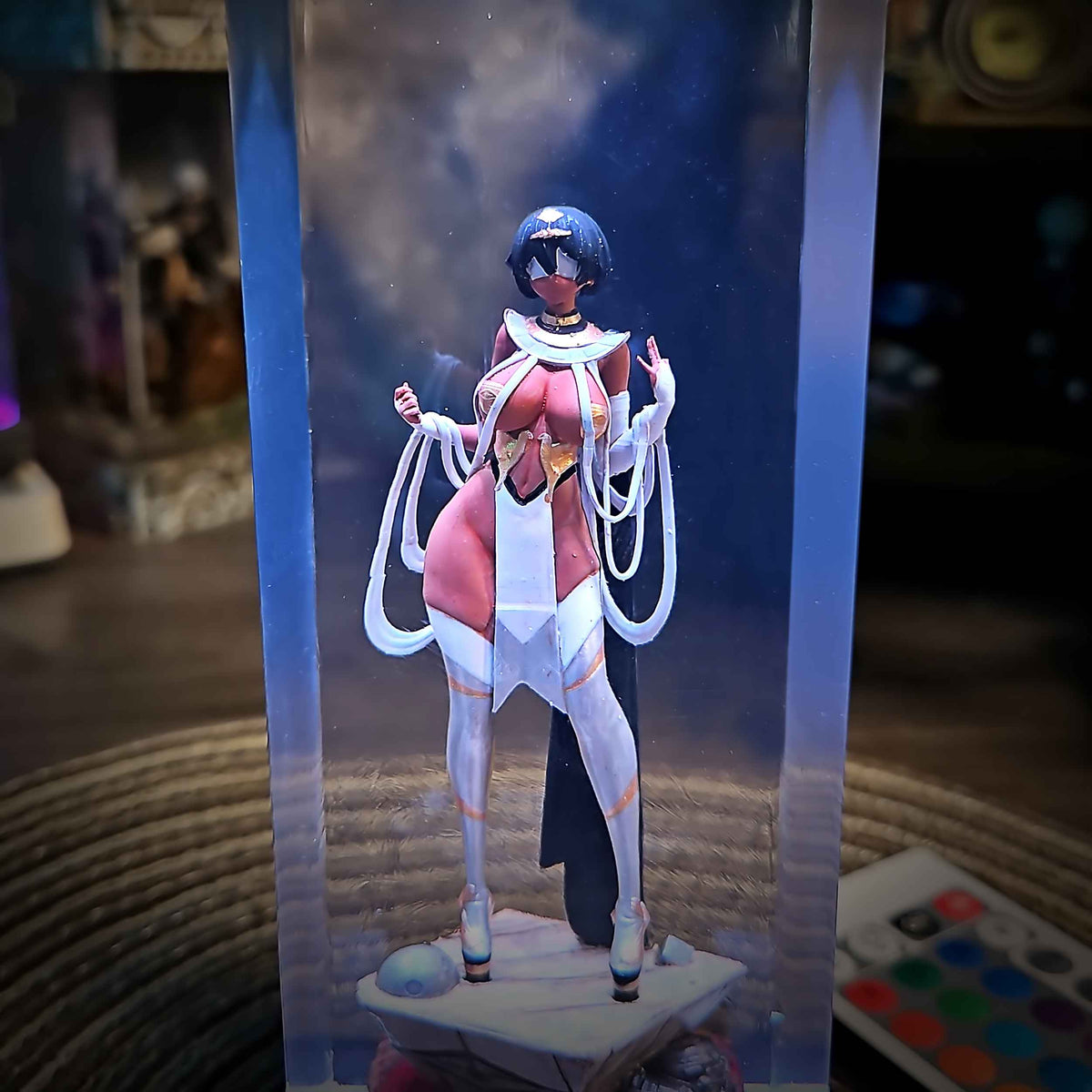2P Resin Lamp — view 4