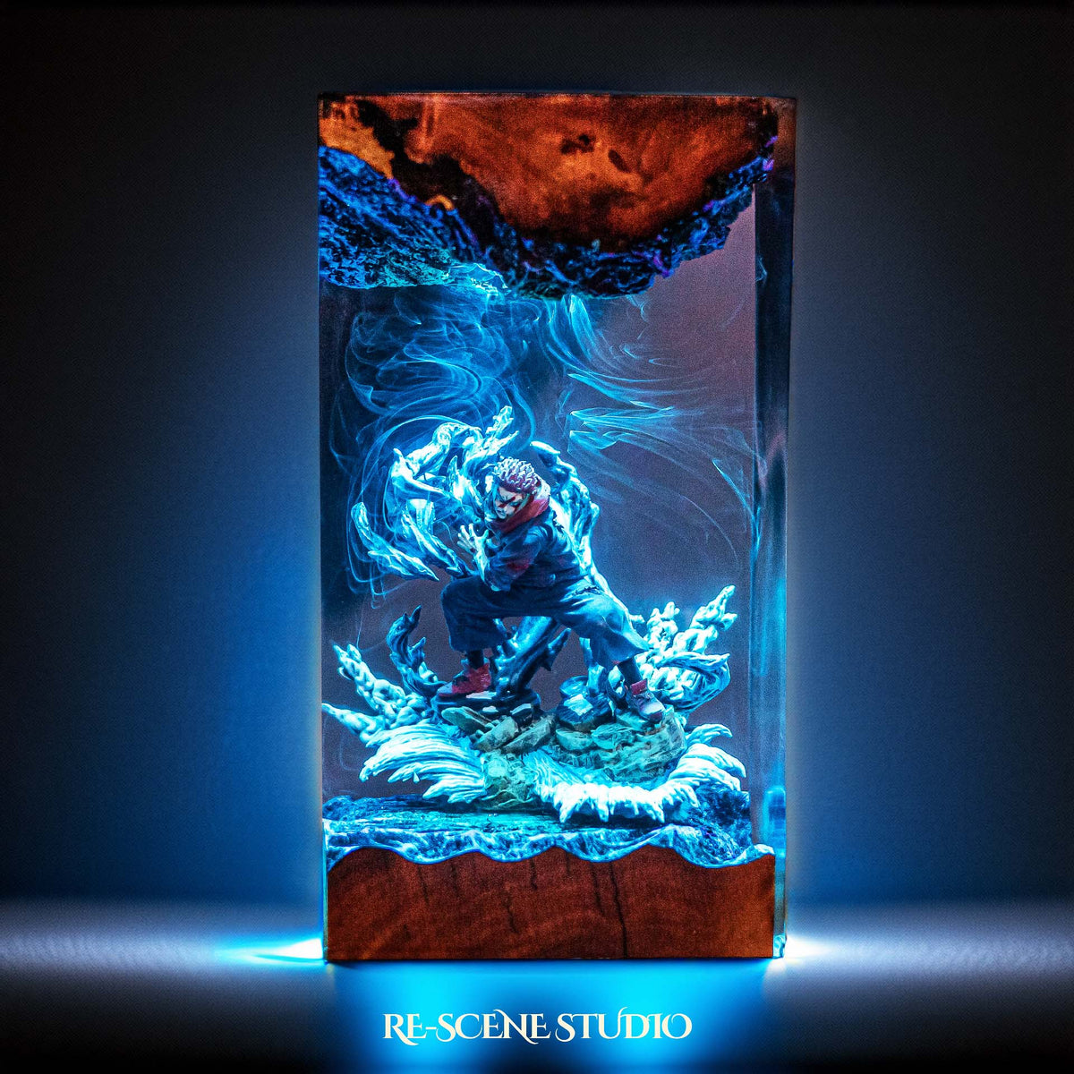 Yuji Itadori Resin Lamp — view 4
