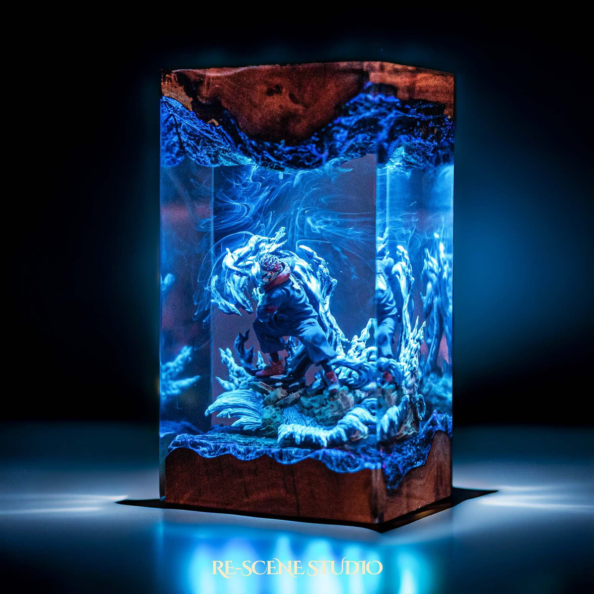 Yuji Itadori Resin Lamp — view 5