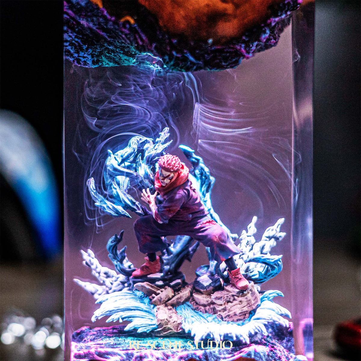 Yuji Itadori Resin Lamp — view 2