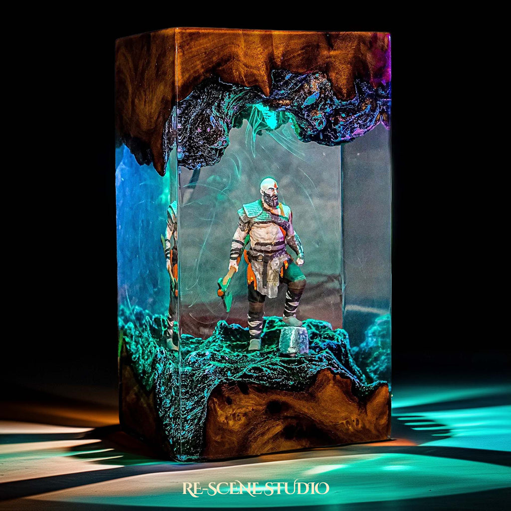 Kratos Resin Lamp