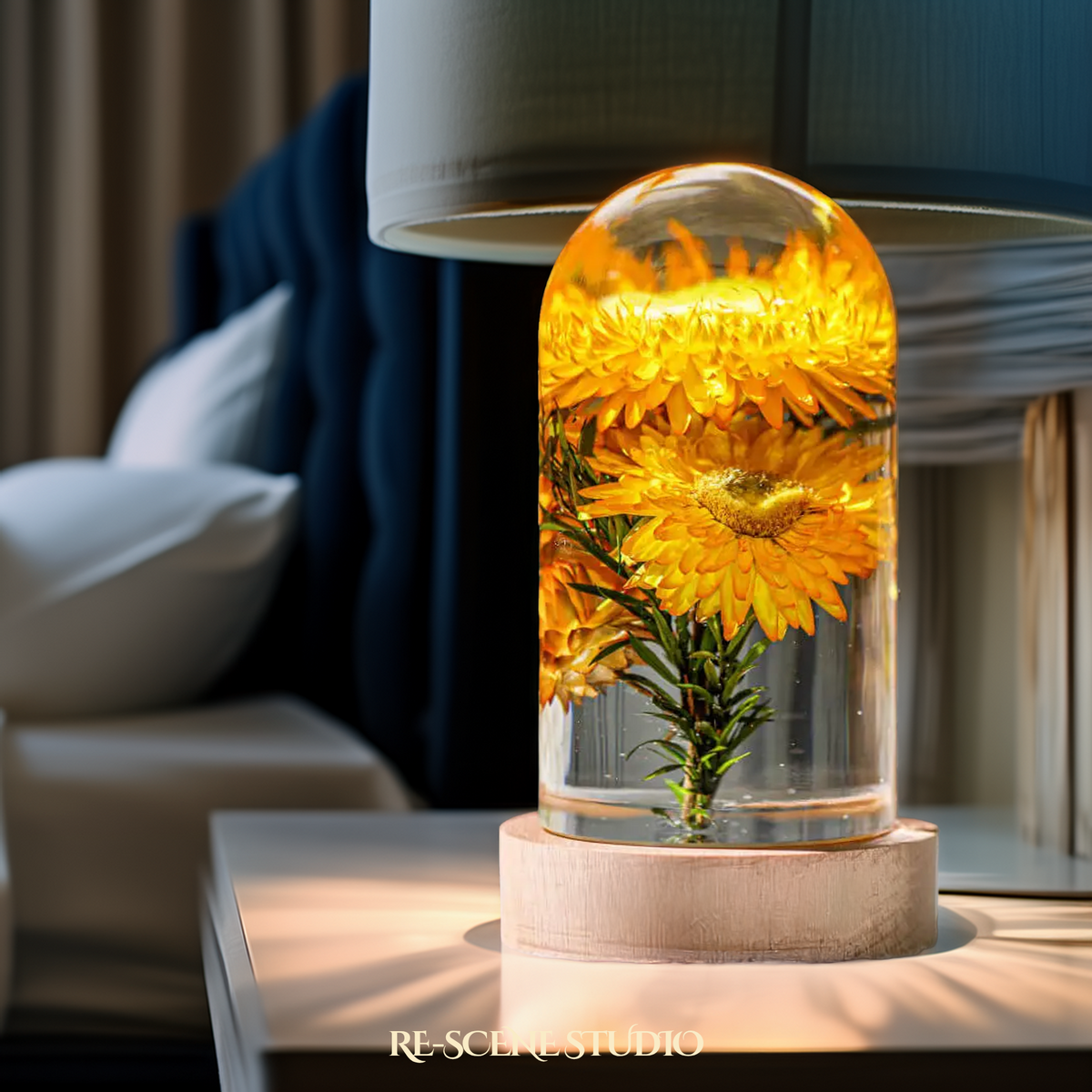 Everlasting Strawflower Resin Lamp — view 3