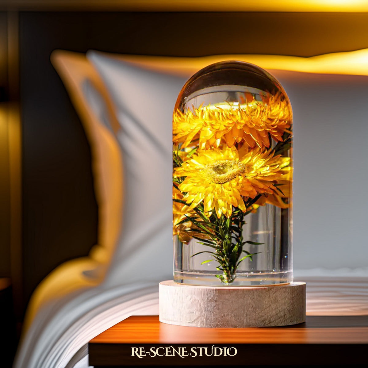 Everlasting Strawflower Resin Lamp — view 5