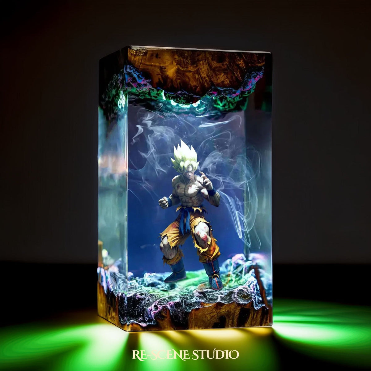Super Saiyan Goku Resin Lamp — view 2