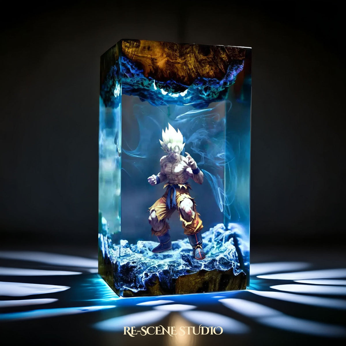 Super Saiyan Goku Resin Lamp — view 5