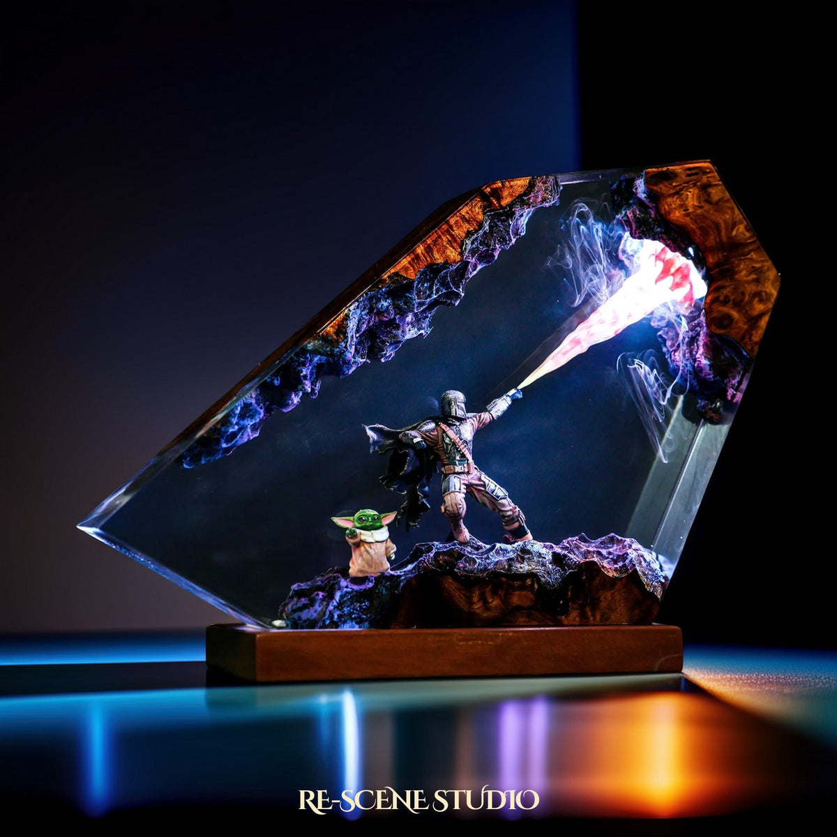 The Mandalorian Resin Lamp — view 5