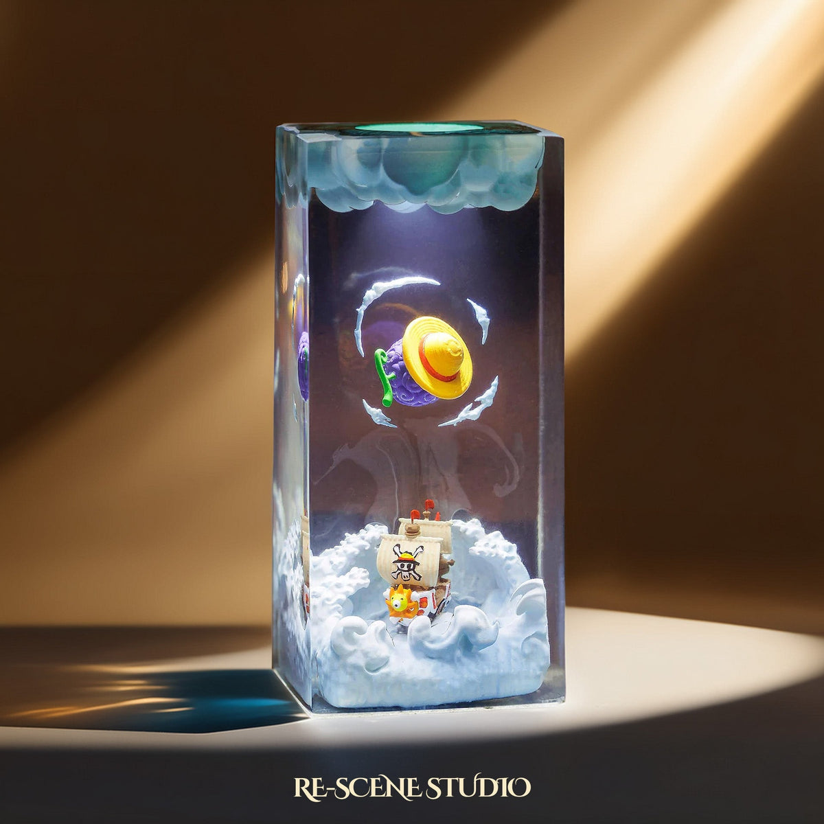Thousand Sunny Resin Lamp — view 2