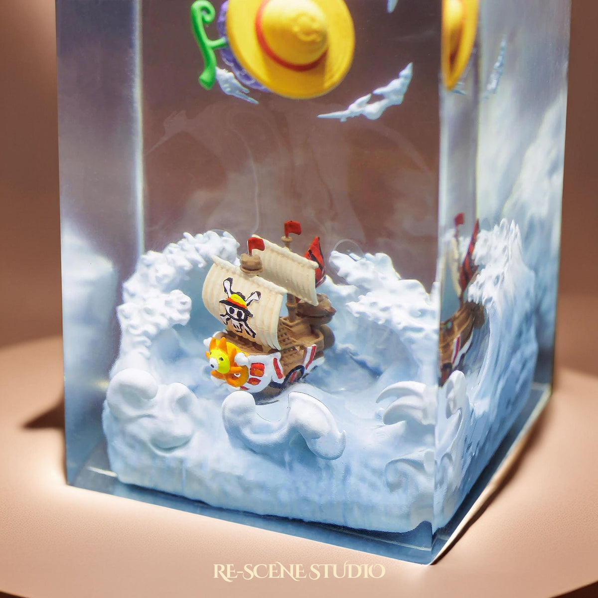 Thousand Sunny Resin Lamp — view 5