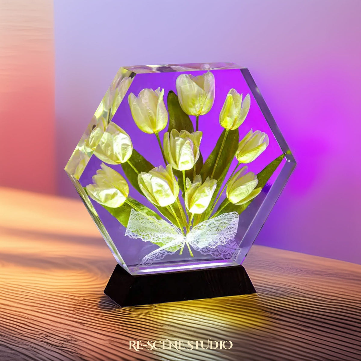 Tulip Resin Lamp — view 3