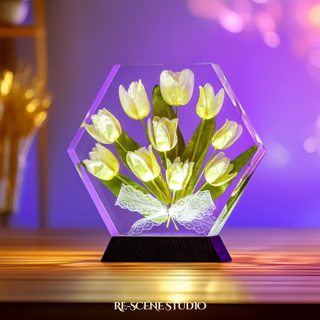 Tulip Resin Lamp — view 4
