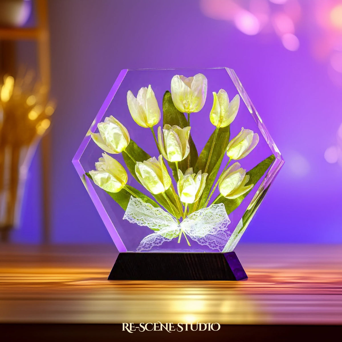 Tulip Resin Lamp — view 4