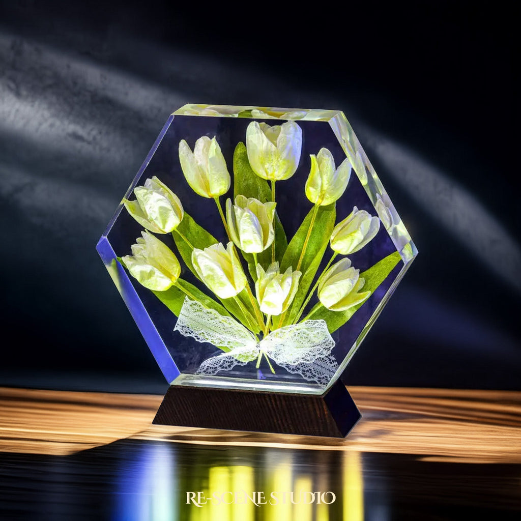 Tulip Resin Lamp — view 5