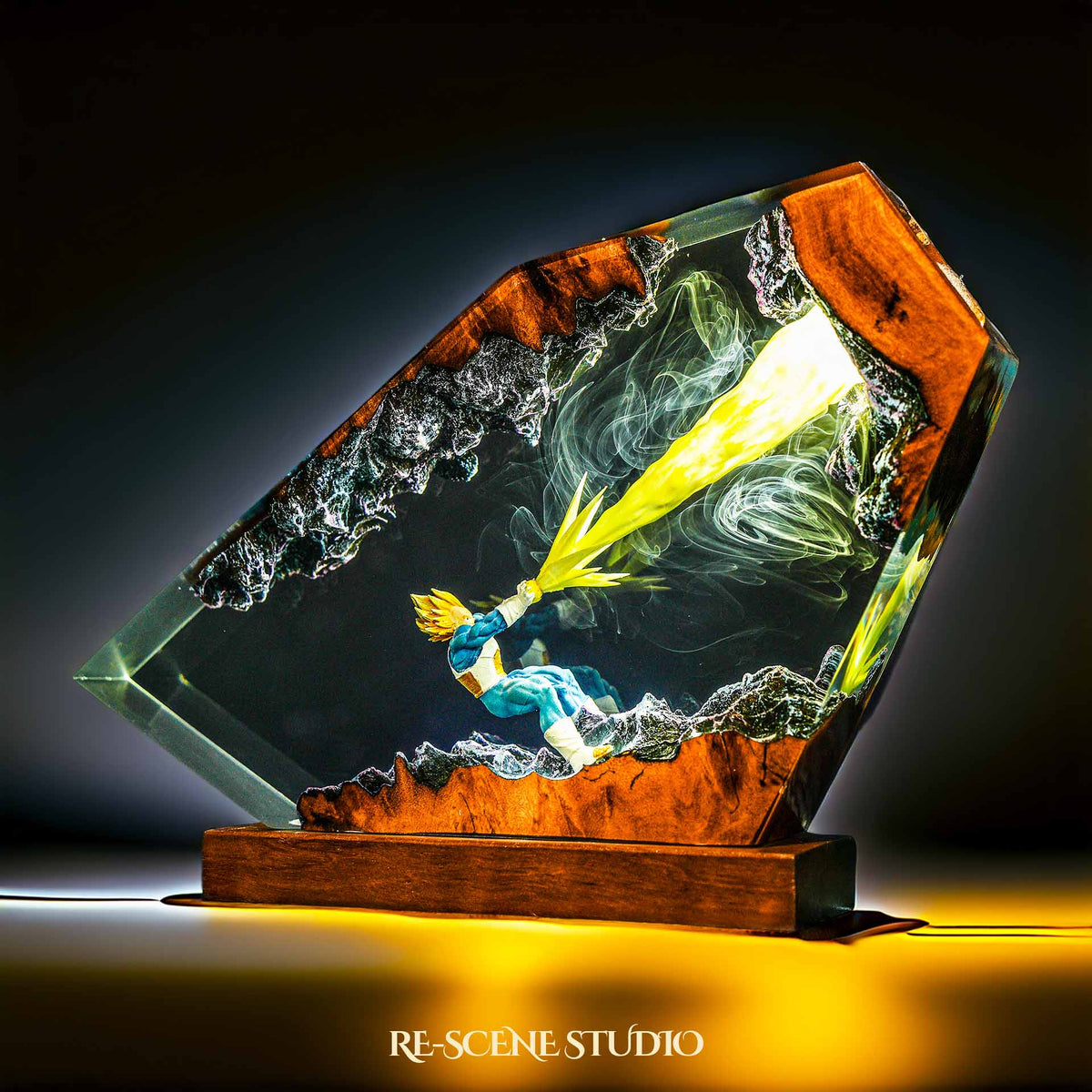 Vegeta Resin Lamp — view 2