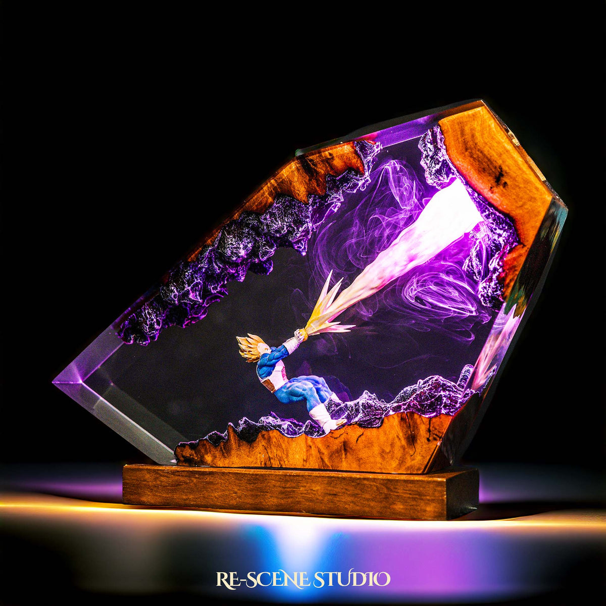 Vegeta Resin Lamp — view 4