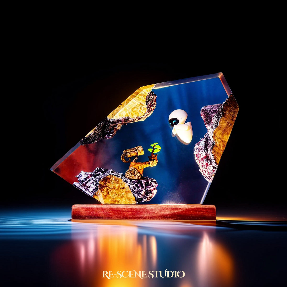 WALL-E & EVE Resin Lamp — view 2