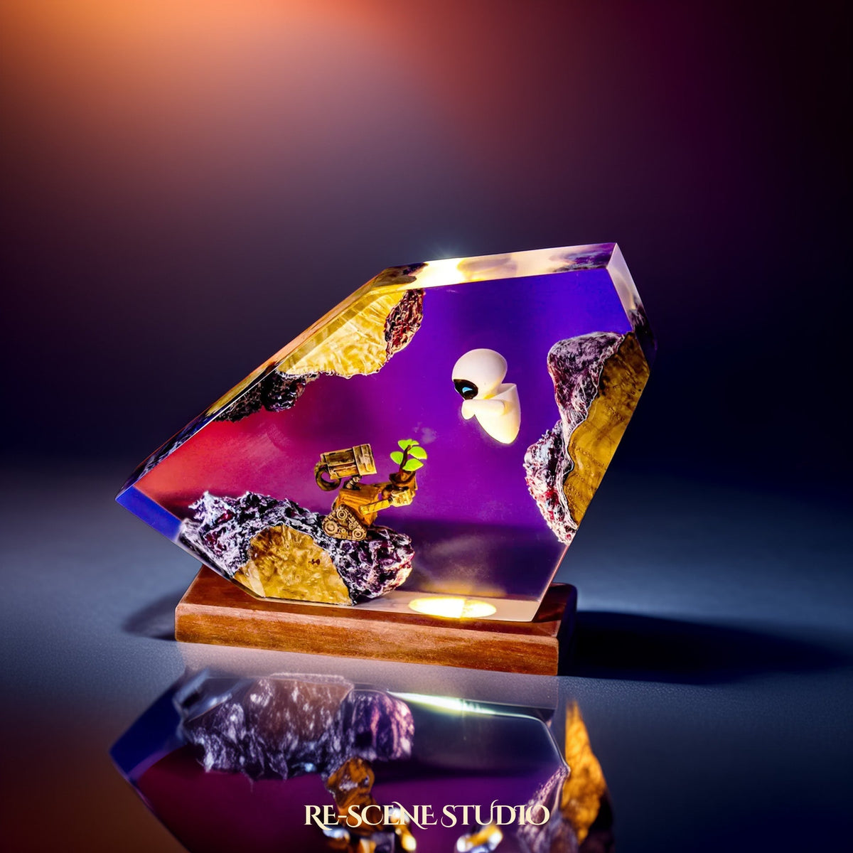 WALL-E & EVE Resin Lamp — view 3