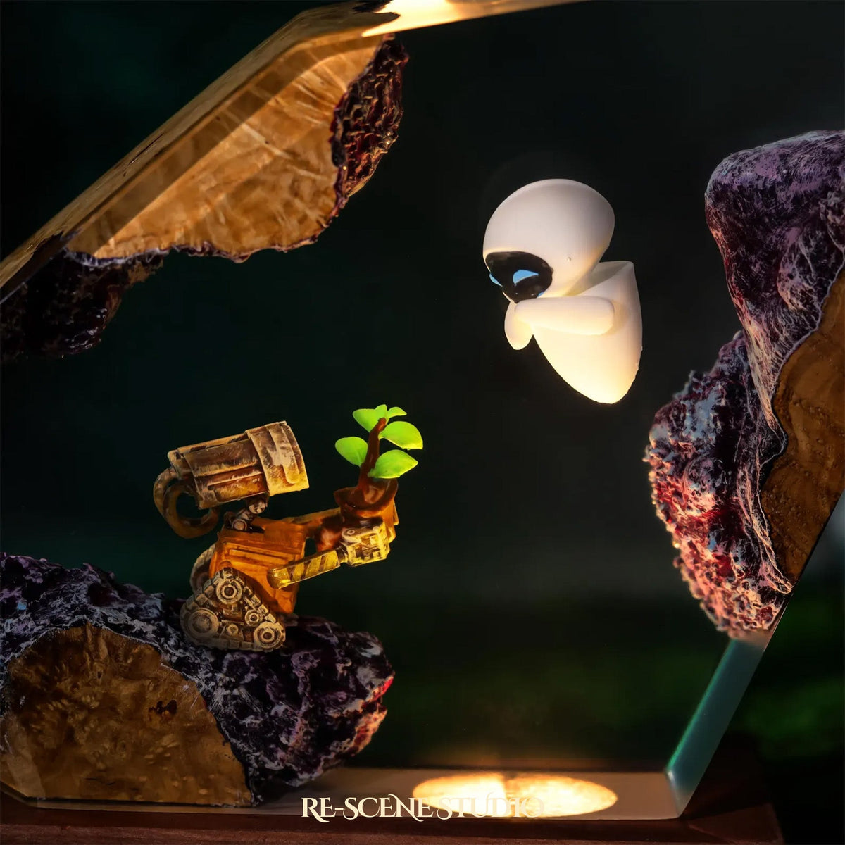 WALL-E & EVE Resin Lamp — view 8