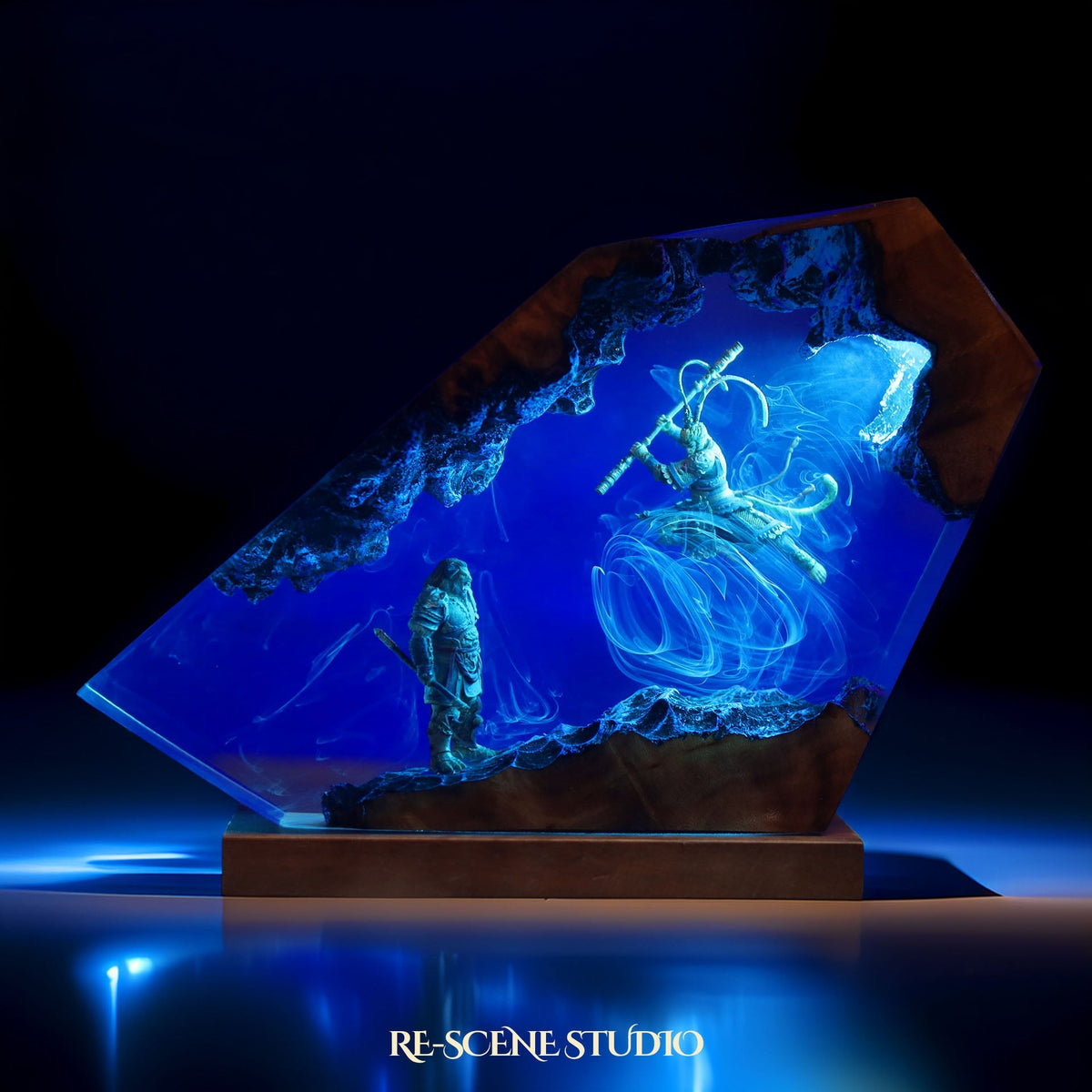 Wukong vs Bull King Resin Lamp — view 3