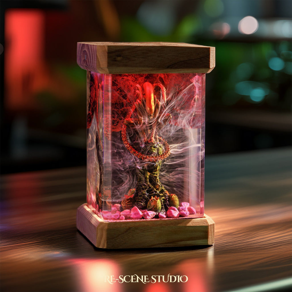 Xenomorph Resin Lamp — view 5